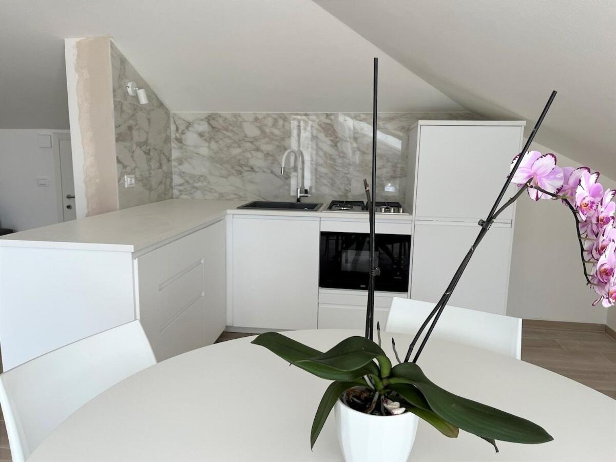 Attico Lilium Apartment Peschiera del Garda Exterior photo